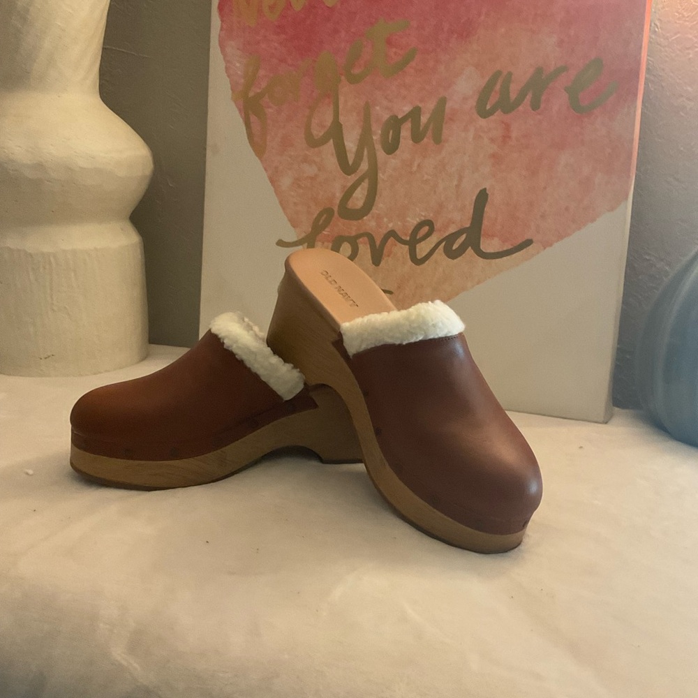 Brown Shearling-Lined Clogs